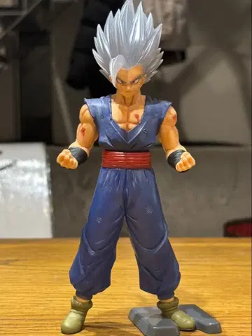 드래곤볼 슈퍼 리페인트 손오반 CLEARISE 피규어 비스트