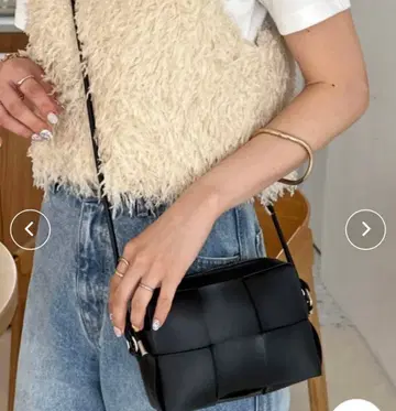 DISCOAT 메쉬 편직 미니 숄더백