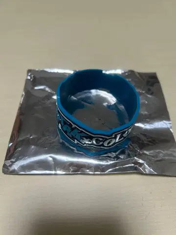 치구사 군 러버 밴드