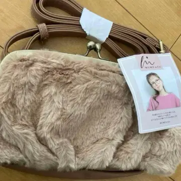 새상품 복슬복슬 가마구치 숄더백