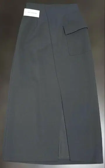 새상품 NATURAL BEAUTY BASIC 타이트 스커트