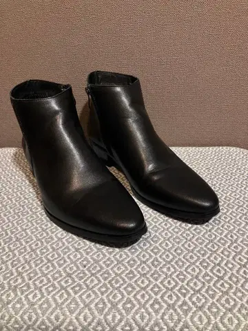 블랙 지퍼 부츠