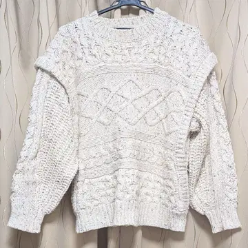 언그리드 파워숄더 케이블 니트 아이보리 프리 사이즈