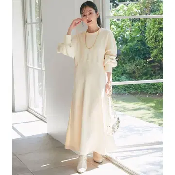 라 부티크 봉봉 돌먼 절개 원피스 PS 사이즈