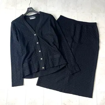 새상품급 살바토레 페라가모 니트 셋업 로고 버튼 상의 M 하의 XL