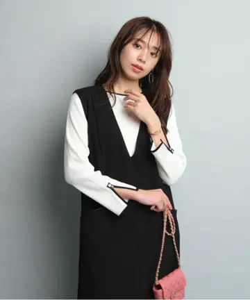 저스길리티 배색 리브 니트