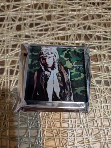 Acid Black Cherry 아크릴 마그넷 B CRISIS