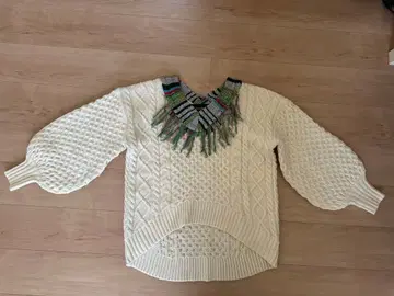 [이치 퍼센트] 프린지 장식 케이블 짜임 니트 스웨터