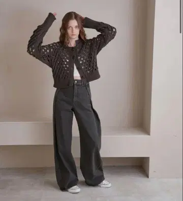 PINUE 사이드 턱 데님 팬츠(BLACK)