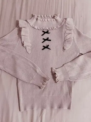 Ank Rouge 3개 리본 프릴 니트 PO