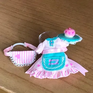 미니 브라이스 베티안즈 다이너 아웃핏