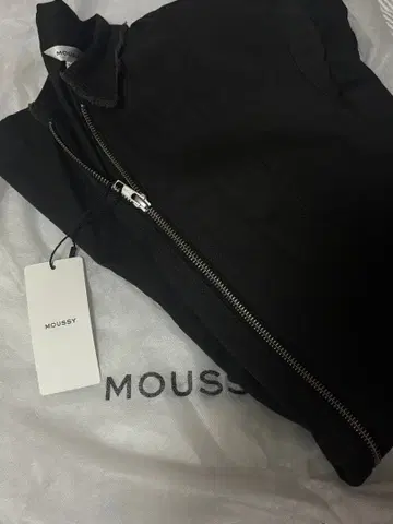 택 포함 새상품 MOUSSY 반팔 무릎 기장 원피스