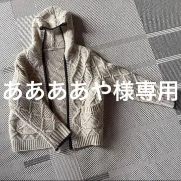 아이보리 후드 부착 니트 스웨터