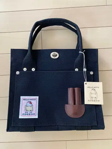 [ 미사용품 ] 이누이르 카방 제작소 헬로키티 토트백 블랙