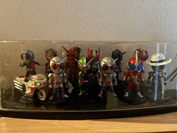 가면라이더 피규어 쇼케이스 포함