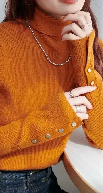 DISCOAT 리브 소매 버튼 터틀