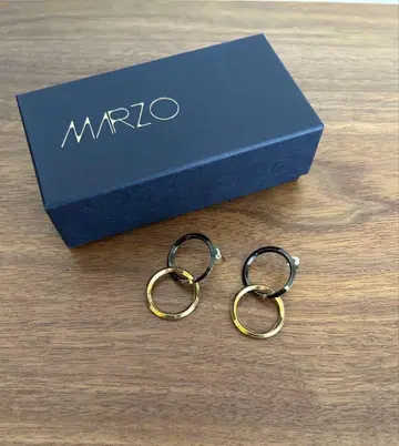 MARZO 후프 귀걸이 블랙 x 골드