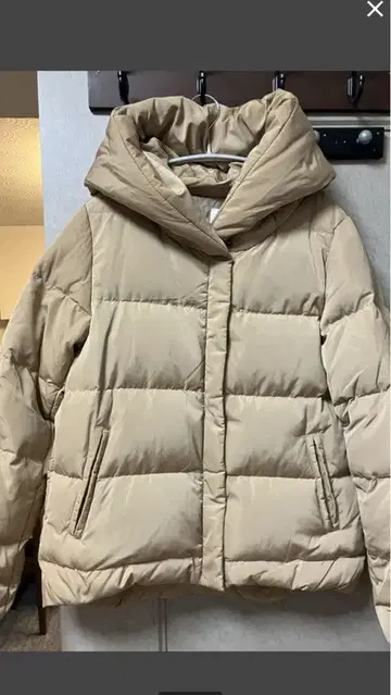 Discoat 디스코트 다운 50% 페더 50% 후드 부착 다운 자켓