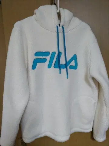 FILA 플리스 후드티 XL 사이즈 시착만 한 상품