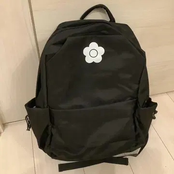 [ 미사용 새상품 ] 데이지 꽃 블랙 럭색 블랙