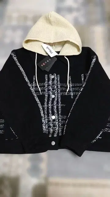 TRUBE 체크 무늬 후드 부착 자켓 M 사이즈