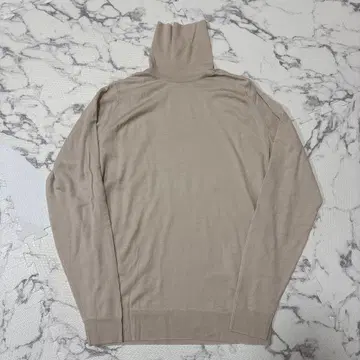 JOHN SMEDLEY 베이지 터틀넥 스웨터