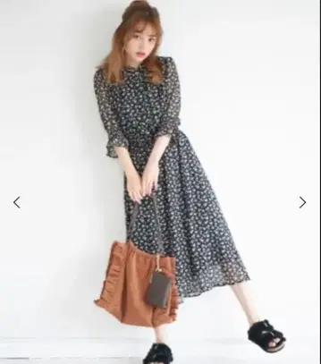 꽃무늬 긴팔 롱 원피스 블랙