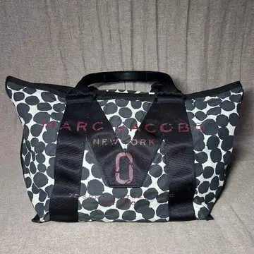 마크제이콥스 토트백 블랙 도트 무늬