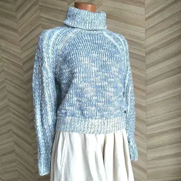 블루 계열 리플레이 터틀넥 크롭 스웨터 알파카 캐시미어 혼방