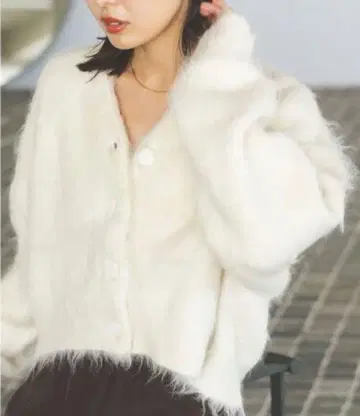 noble 알파카 혼방 샤기 숏 가디건