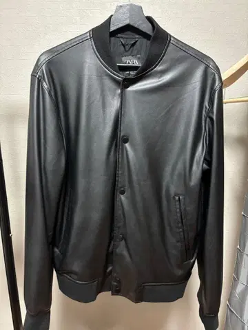 ZARA 블랙 가죽 자켓 M