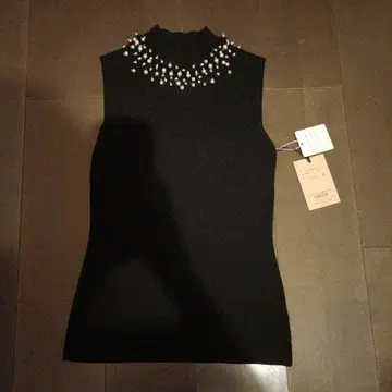 eimy istoire 비쥬 부착 슬리브리스 니트