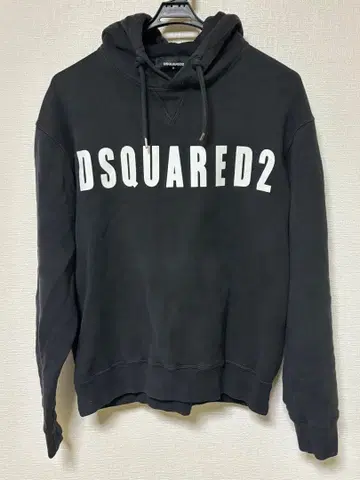 DSQUARED2 블랙 로고 후드티