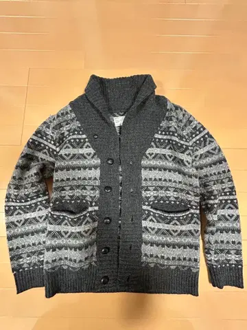 아가일 무늬 가디건 그레이