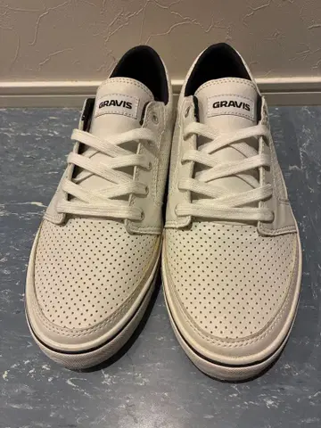 [ 미사용 ] 그래비스 화이트 로다운 스니커즈 GRAVIS 27.5cm