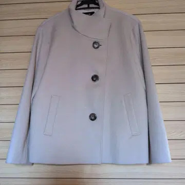 23구 베이지 버튼 달린 숏코트
