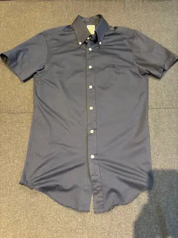 다크 블루 반팔 셔츠 XS