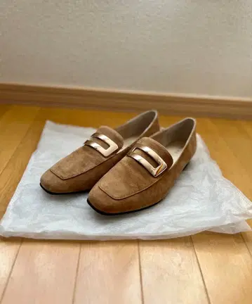 cavacava 베이지 스웨이드 로퍼