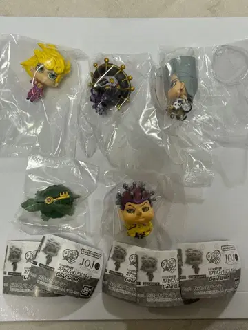 죠죠의 기묘한 모험 캡슐 피규어 컬렉션 Gold Wind 컴프