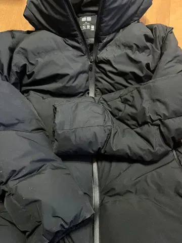 블랙 다운 자켓 후드 부착 유니클로