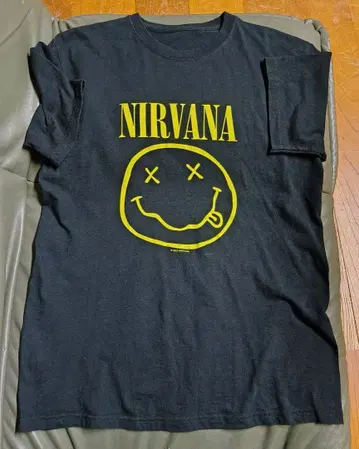 NIRVANA 스마일리 페이스 티셔츠