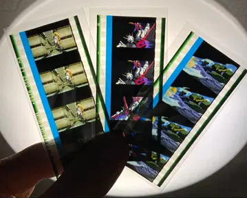 건담 섬광의 하사웨이 입장자 혜택 필름 조각 3장