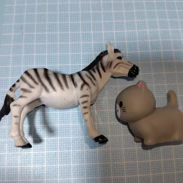 얼룩말과 고양이 캡슐 토이 세트