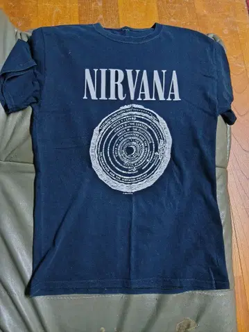 NIRVANA T셔츠 vestibule