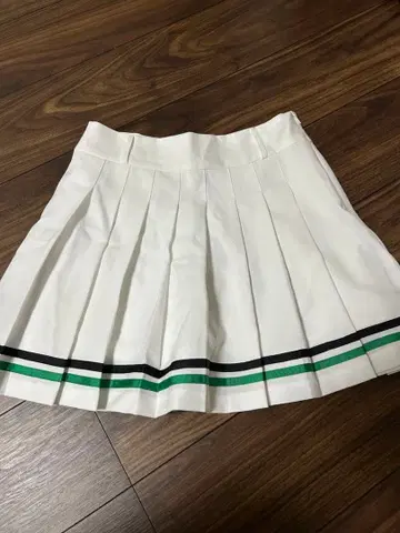 화이트 플리츠 스커트 S 사이즈