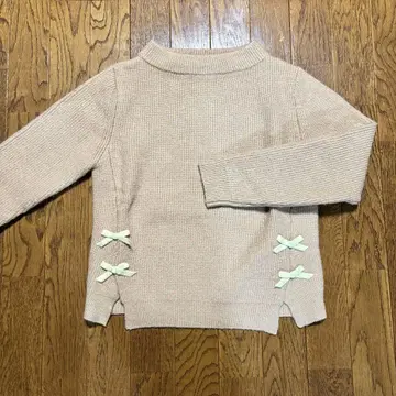 질스튜어트 리본 포함 니트