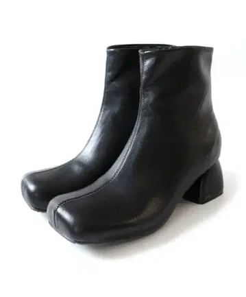 미사용 새상품 AmiAmi 오블리크 투 부츠