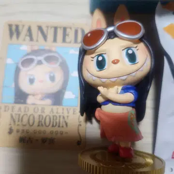 LABUBU x 원피스 라브부&원피스 로빈