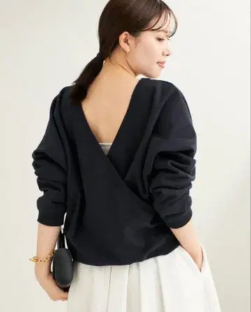 [plage] [WEB 유라쿠초점 한정판] 백 오픈 페미닌 맨투맨