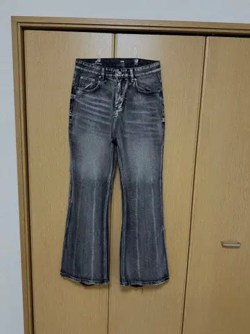 플레어 블랙 데님 청바지